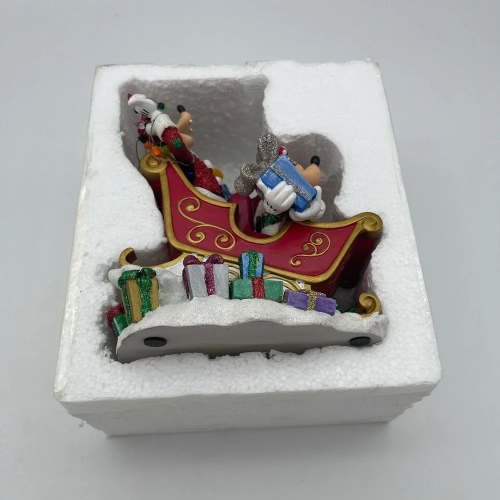 Disney Christmas Sleigh Figurine Mickey Minnie Donald Goofy Chip N Dale Glitter